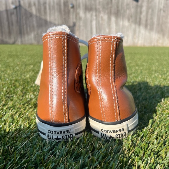 Brown High Tops with faux fur in the inside - Picture 5 of 8